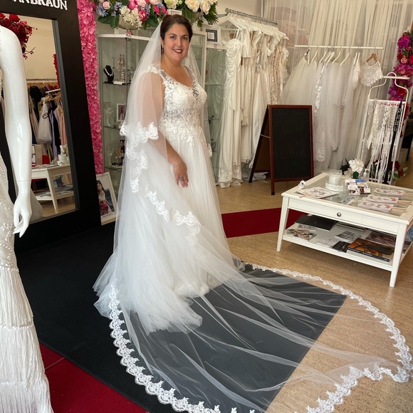 Wedding dress ball gown - Picture 2 of 2